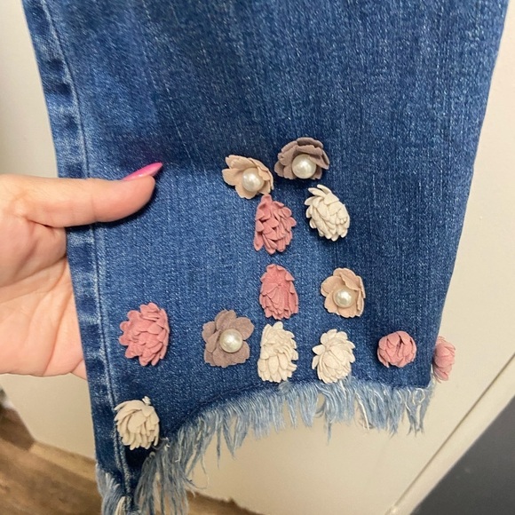 Anthropologie Ella Moss size 29  
Straight leg Blue Jeans w flowers $159 - Picture 3 of 9